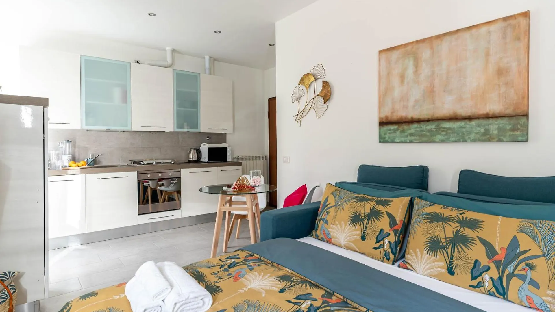 Patio & Parking - Self Check-In & Access Apartment Cernobbio 0*,