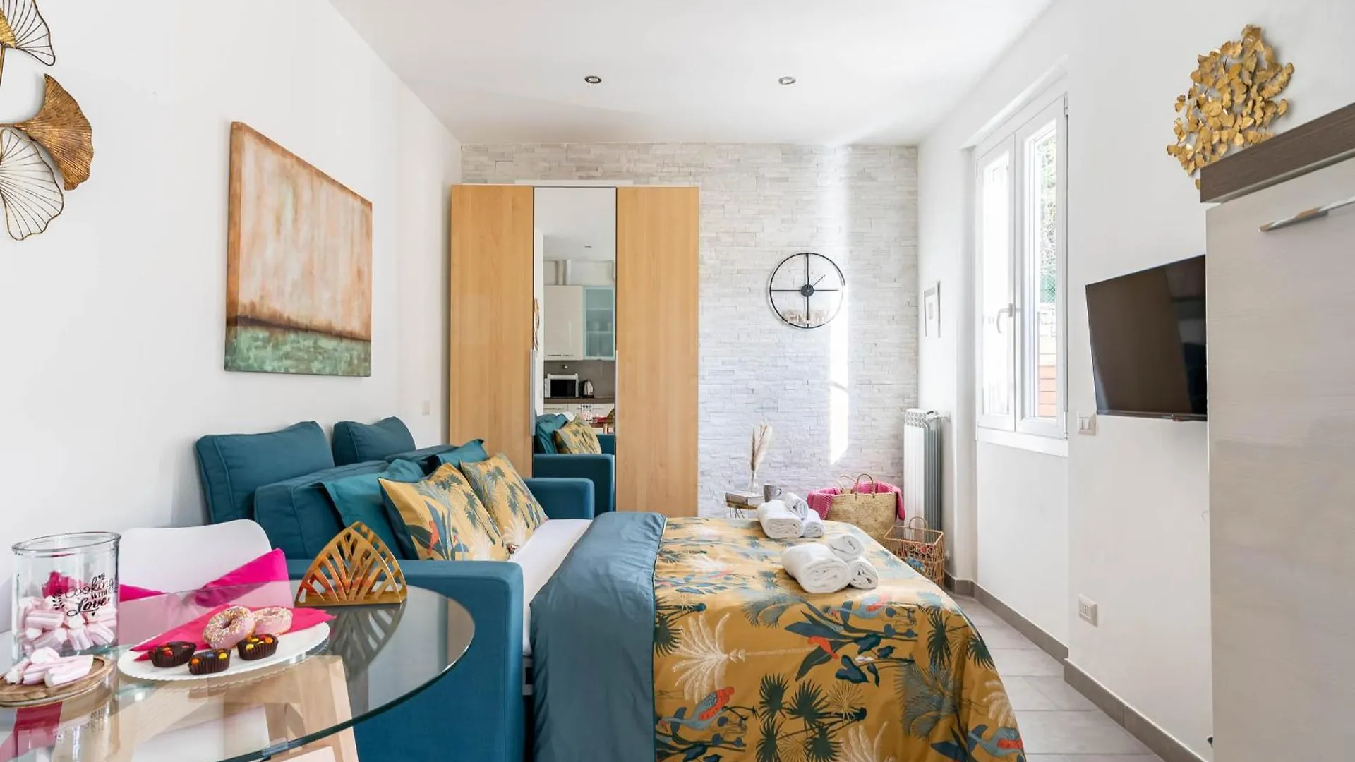 Patio & Parking - Self Check-In & Access Apartment Cernobbio Italy